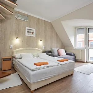 Zoli -nori Koelcsey 32 Apartament